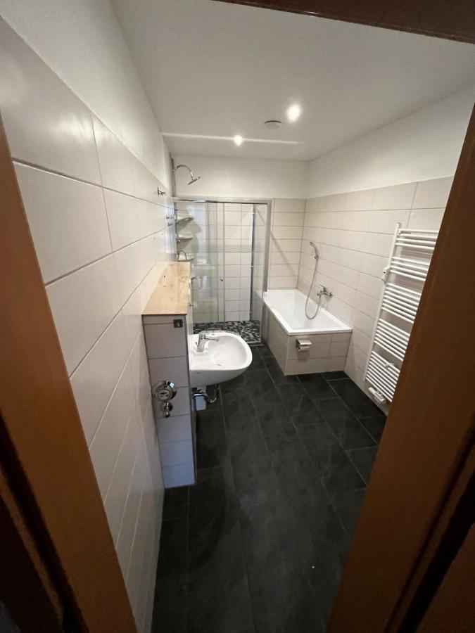 Apartment Fuer Bis Zu 7 Personen Mit Balkon Halberstadt Extérieur photo